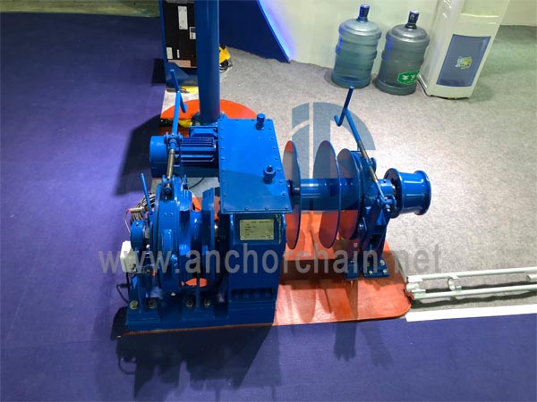 Verricello di ormeggio elettrico combinato a doppio albero