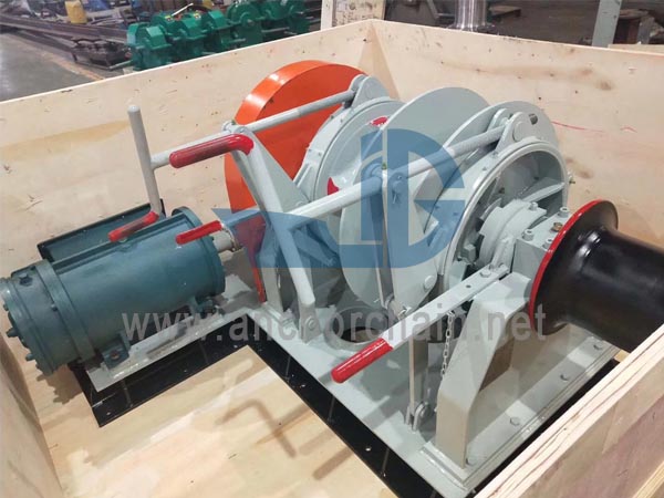 Verricello elettrico combinato per ormeggio