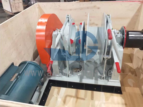 Verricello elettrico di ormeggio per verricello elettrico combinato di tipo singolo