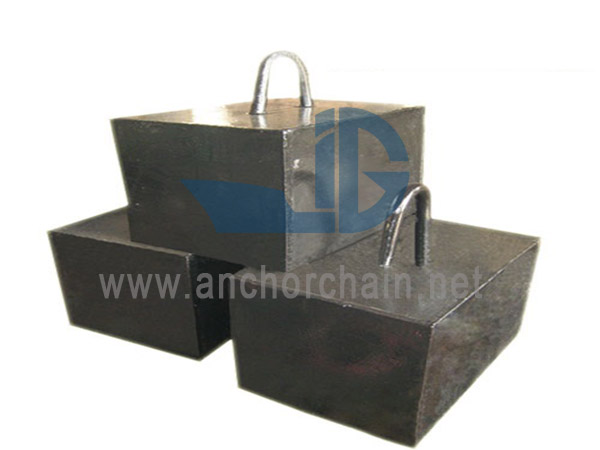 Platorello in cemento con rivestimento in acciaio